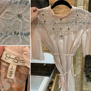 Jessica Simpson maternity top *size small